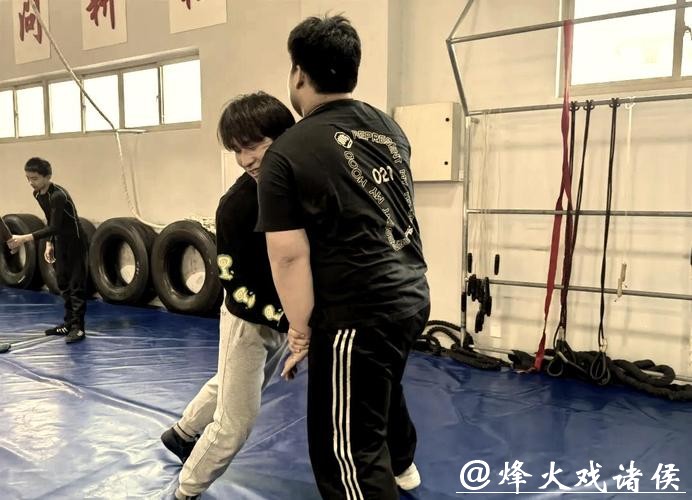 一对“夫妻档”教练的坚守 一对“夫妻档”教练的坚守