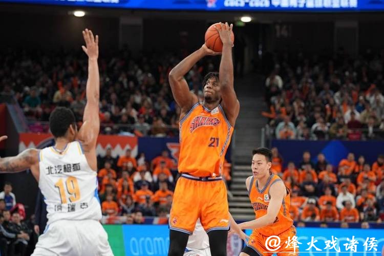 三连胜！上海久事男篮主场战胜北京队