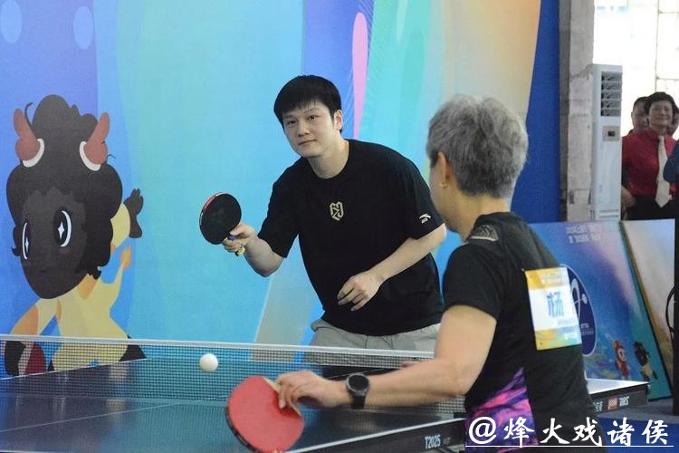 要把樊振东请回来，上海“国球进社区”系列争霸赛将要升级了！